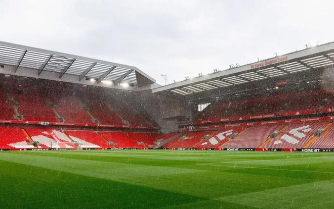 只有101米长，安菲尔德因球场长度不够无法承办欧洲杯