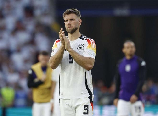 米兰锋线引援眼光遭质疑，冬窗或捡漏德国锋霸，英超2队关注希门