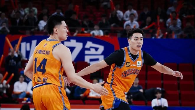 砍32+9手刃“現東傢”！21歲小將想被盧偉重用，有一點必須改變