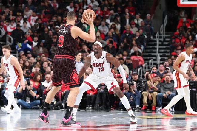 赫爾特球砸女裁判被驅逐！熱火36分狂勝公牛 吉迪19+11+9