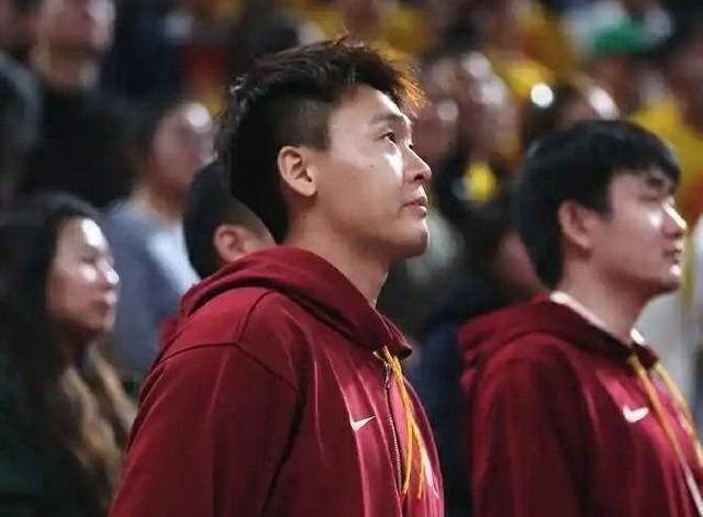 男籃世預賽｜中國男籃帶13名球員赴韓國 趙睿隨隊出征