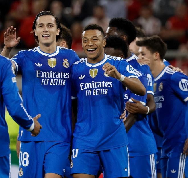 4:3！姆巴佩大四喜，连破2大纪录，皇马拒绝翻车，冲进欧冠晋级区