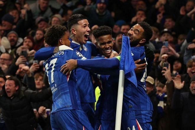 欧冠综述：切尔西3-0十人巴萨！曼城爆冷0-2药厂 尤文+穆帅获首胜