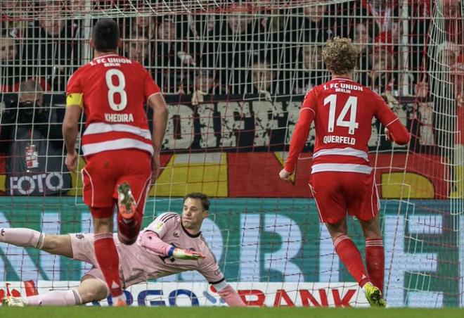 克尔费尔德：成为首位单场对诺伊尔打进两个点球的人？太棒了