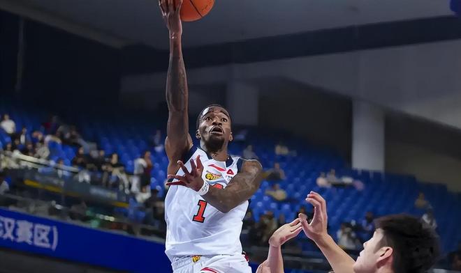 廣東一夜3消息！薩姆納最新傷情，徐傑打臉郭士強，杜鋒深夜發聲