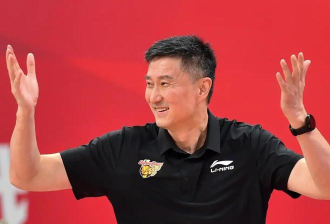 廣東大勝後3喜1憂！杜鋒難得開竅，王洪澤接班二飛，杜潤旺退化