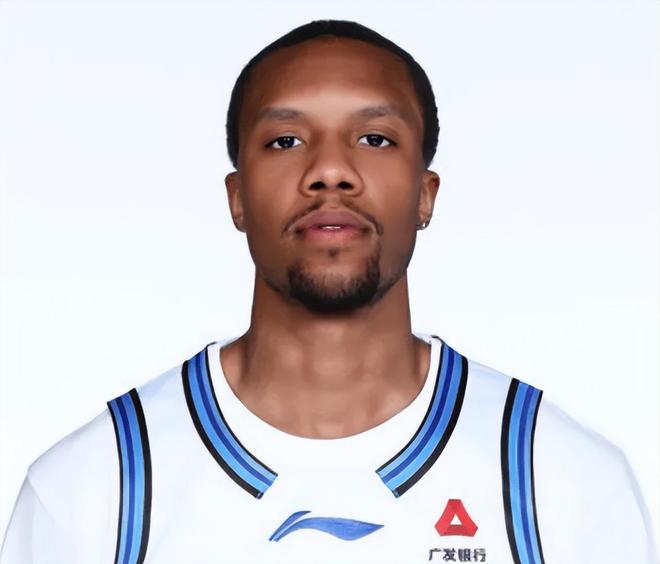 新疆開會要對外援開刀瞭？對路易斯金做評估，隻靠勞森太被動瞭！