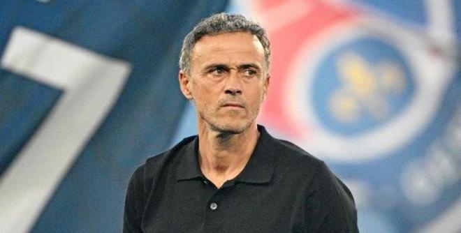 巴萨官方：将拍卖对巴黎签名球衣，部分收益捐给恩里克基金会