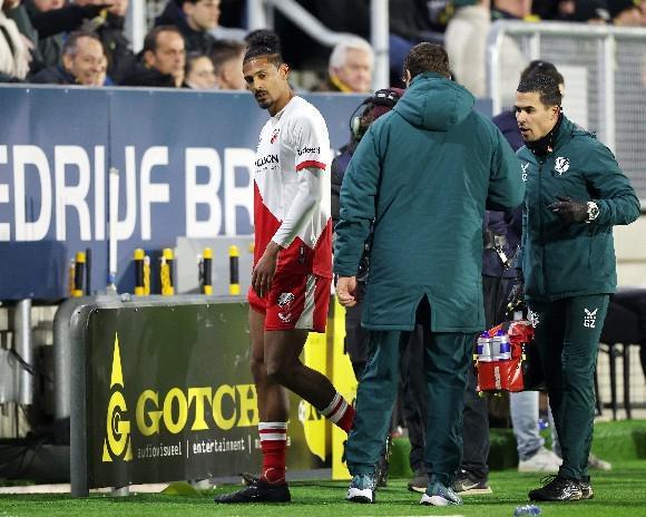 记者：阿莱受伤无缘非洲杯，上届决赛曾进球帮助科特迪瓦夺冠